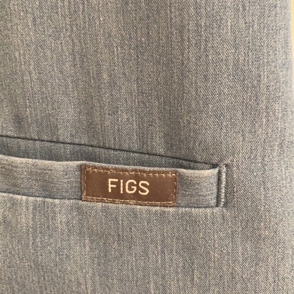 FIGS WOmen’s- Casma Scrub Top Size Small - Picture 4 of 5